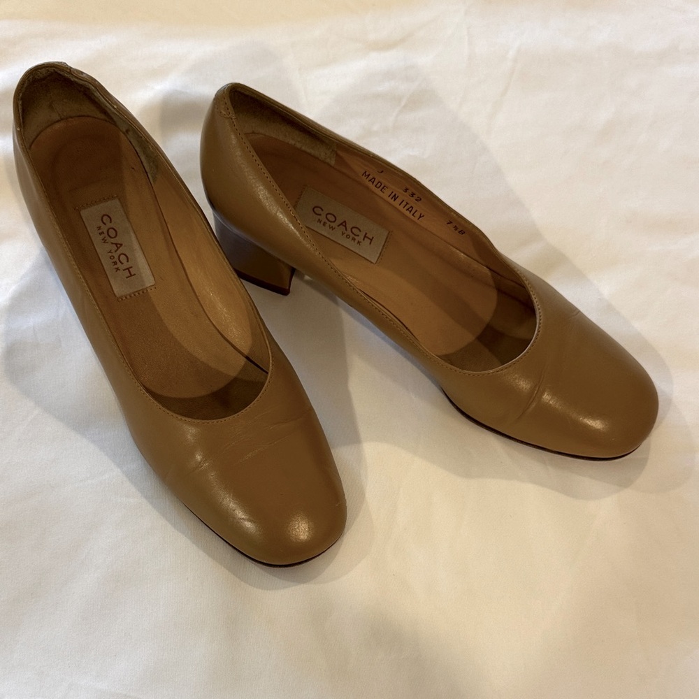 Coach New York Block Heel Tan Leather Heels 7.5